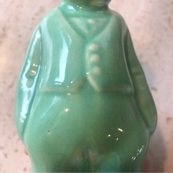 Vintage Little Boy Green Ceramic Planter or Small Vase. Measures 8.5”x4”x3”. - Picture 17 of 17